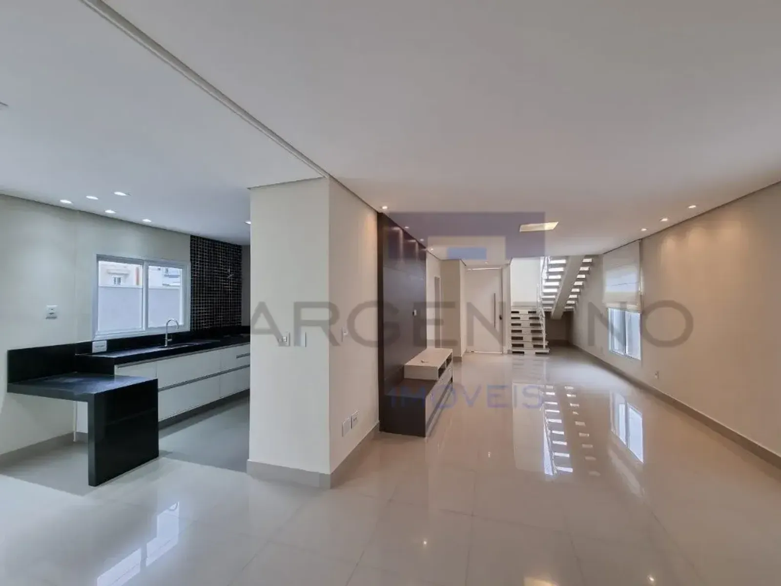 Fazenda de 202 m² à venda na Fazenda Rodeio, Mogi das Cruzes — foto do imóvel