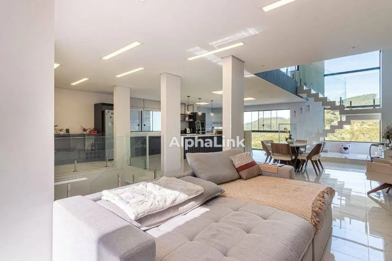 Casa de 391 m² à venda em Alphaville, Santana de Parnaíba — foto do imóvel