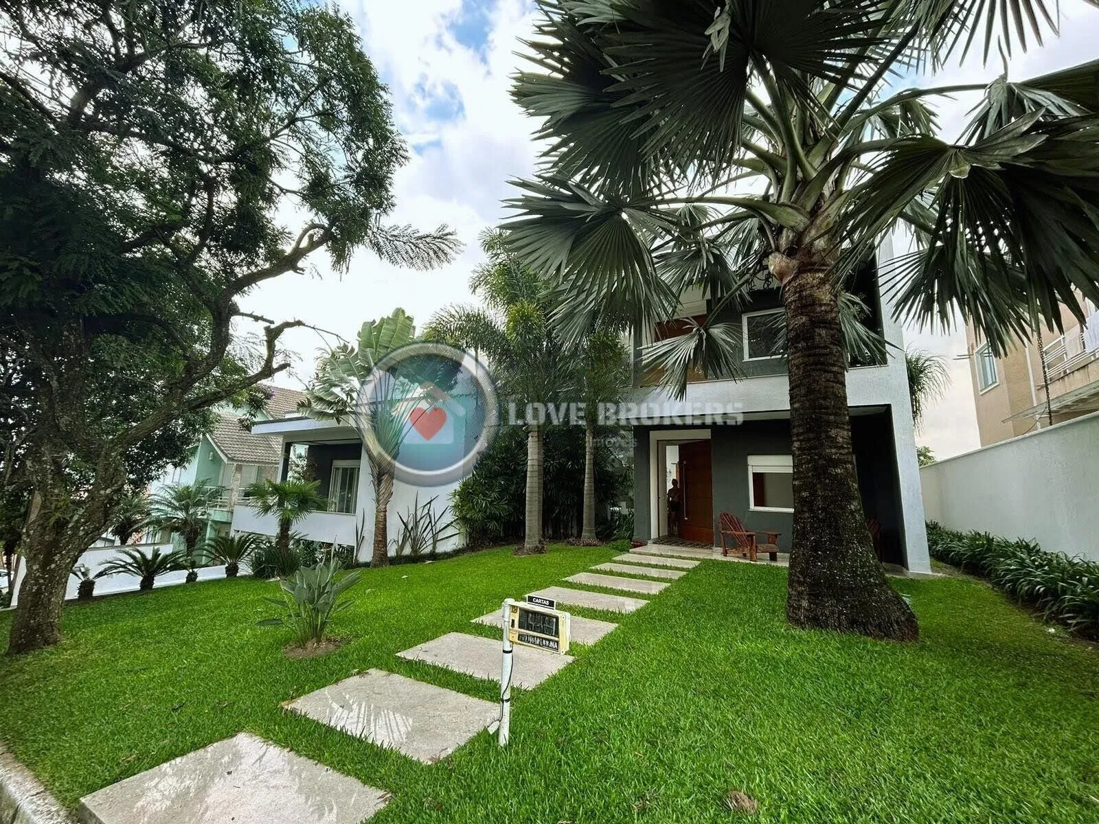 Casa de 700 m² com 4 suítes à venda no Jardim das Cerejeiras, Arujá — foto do imóvel