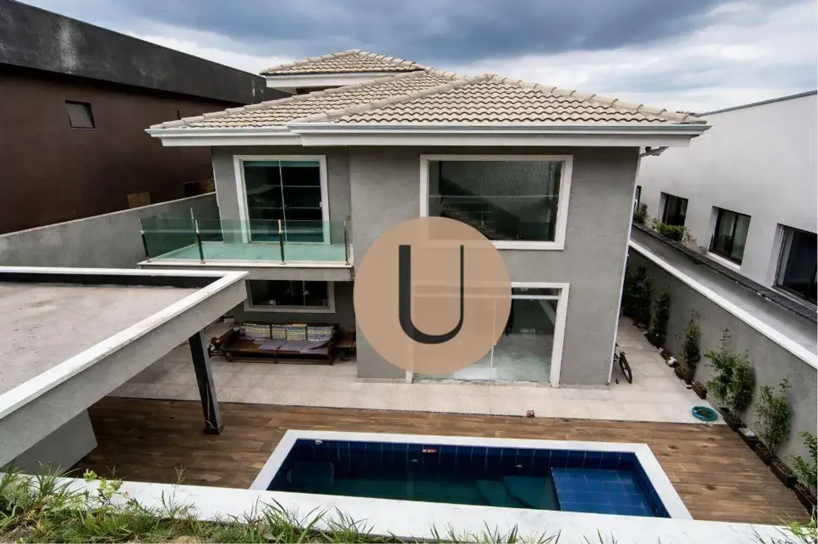 Casa à venda com 210 m² e 3 quartos no Suru, Santana de Parnaíba — foto do imóvel