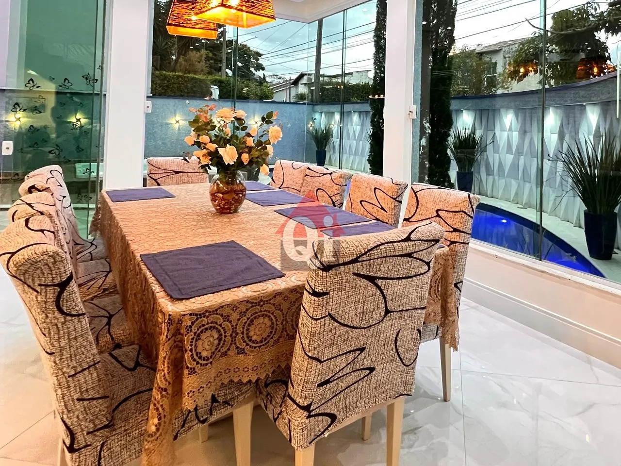 Casa com 5 quartos em Aruã — foto do imóvel