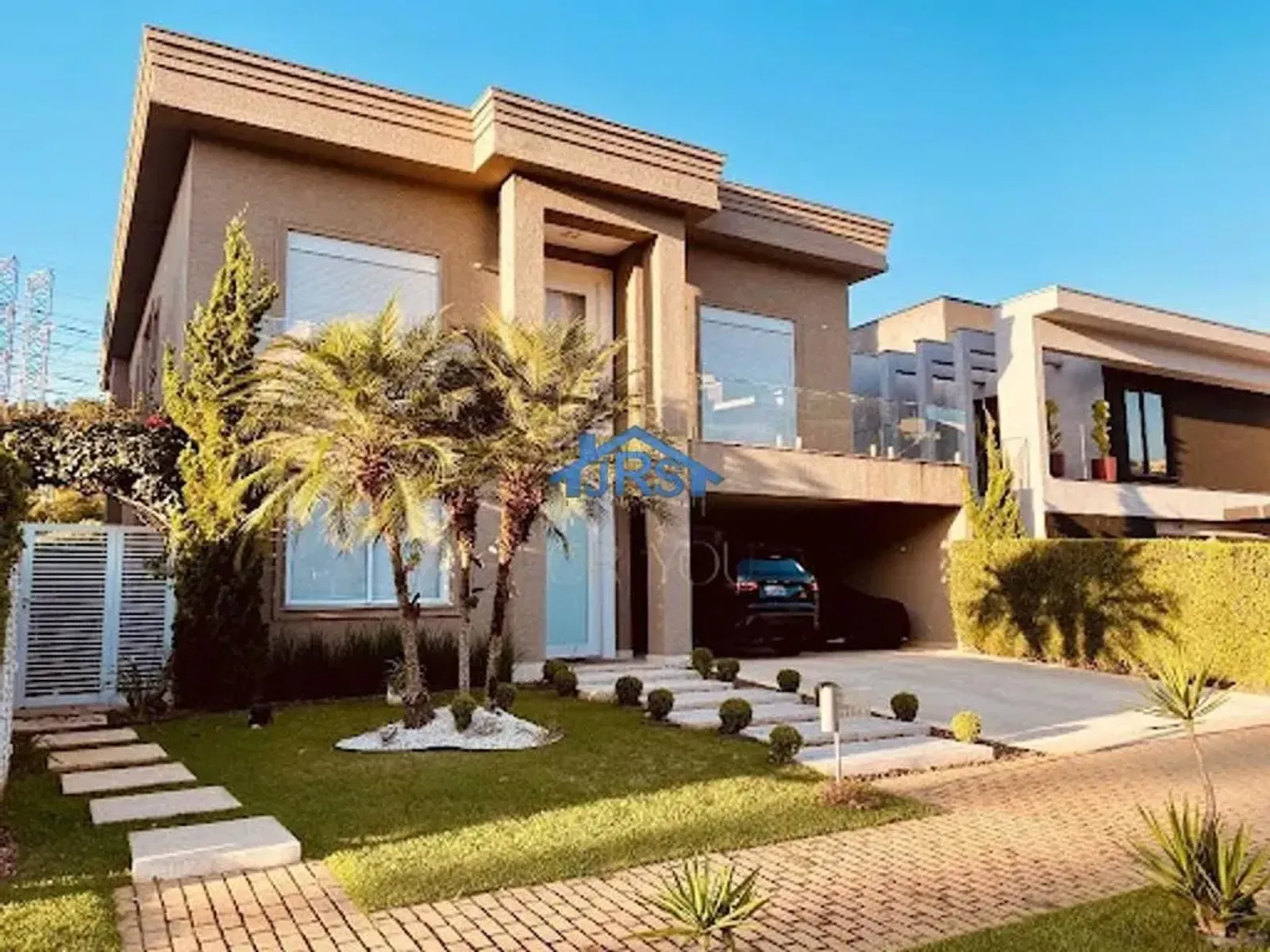 Casa de 455 m² com 4 suítes em Alphaville, Santana de Parnaíba — foto do imóvel